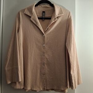 Marla Wynne Textured Baby Pink Long Sleeve Button Up Top